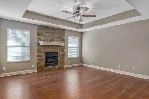 Living - 324 E Lombardy Dr, Republic, MO 65738 photo 3 of 4