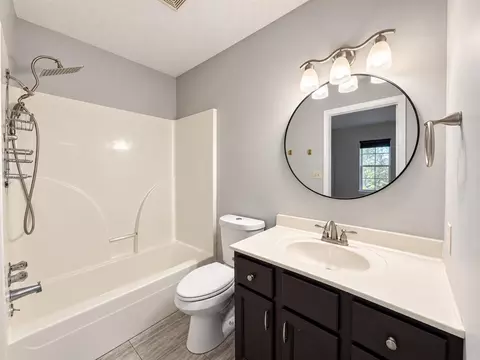 Bath - 154 Brook Ct, Branson, MO 65616 photo 2 of 2
