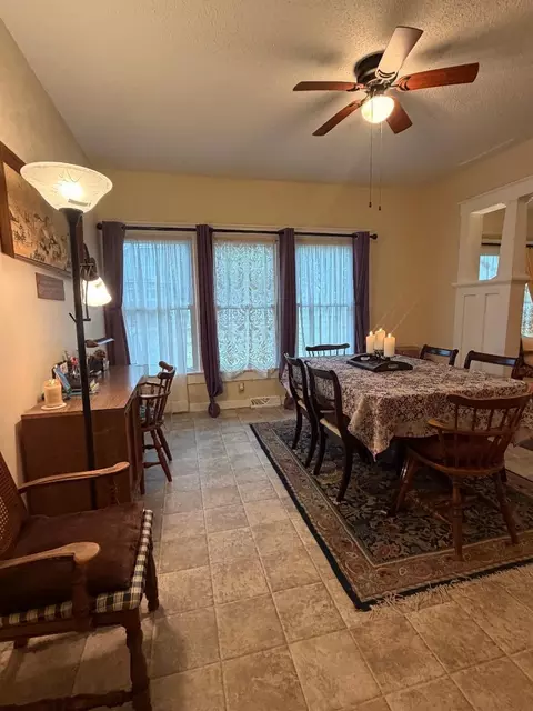 Dining - 205 N Maple St, Mountain Grove, MO 65711 photo 2 of 2