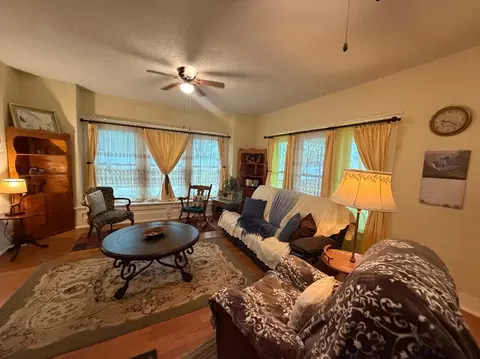 Living - 205 N Maple St, Mountain Grove, MO 65711 photo 2 of 3