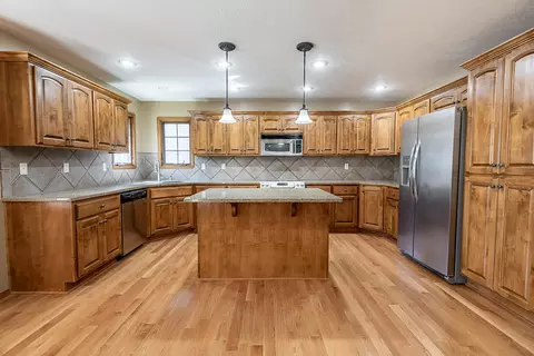Kitchen - 2014 W Village Ter, Springfield, MO 65810 photo 1 of 5