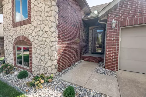 Exterior - 2014 W Village Ter, Springfield, MO 65810 photo 4 of 9