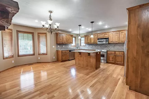 Living - 2014 W Village Ter, Springfield, MO 65810 photo 4 of 10