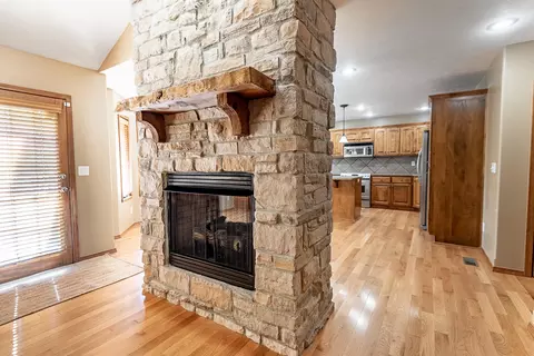 Entry Way - 2014 W Village Ter, Springfield, MO 65810 photo 2 of 4