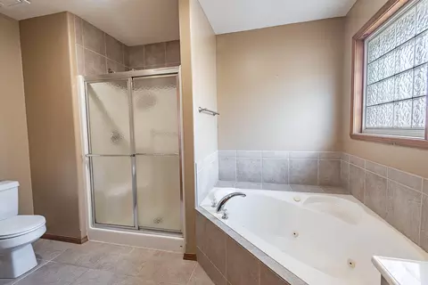 Bath - 2014 W Village Ter, Springfield, MO 65810 photo 2 of 4