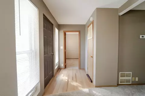Entry Way - 39 W Springfield St, Aurora, MO 65605 photo 2 of 3