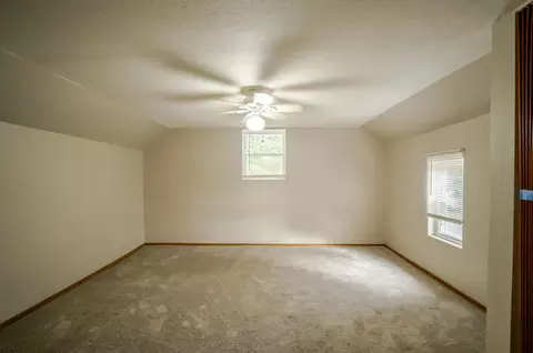 Bedroom - 39 W Springfield St, Aurora, MO 65605 photo 7 of 8