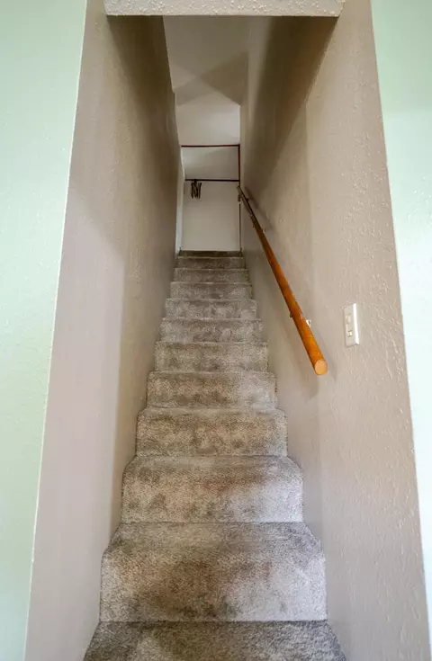 Entry Way - 39 W Springfield St, Aurora, MO 65605 photo 3 of 3