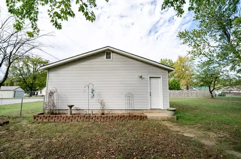 Other - 39 W Springfield St, Aurora, MO 65605 photo 3 of 7