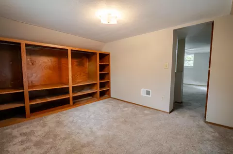 Bedroom - 39 W Springfield St, Aurora, MO 65605 photo 6 of 8