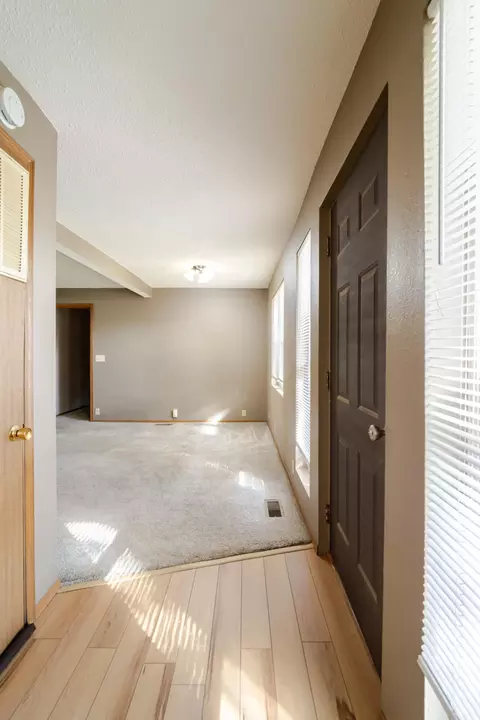 Entry Way - 39 W Springfield St, Aurora, MO 65605 photo 1 of 3