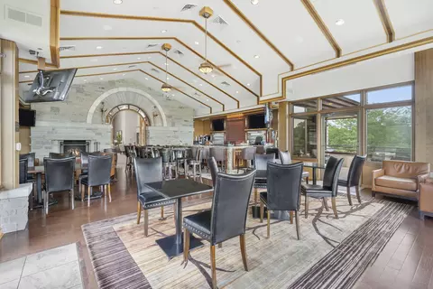 Dining - 4010 E Dunrobin Dr, Springfield, MO 65809 photo 3 of 4