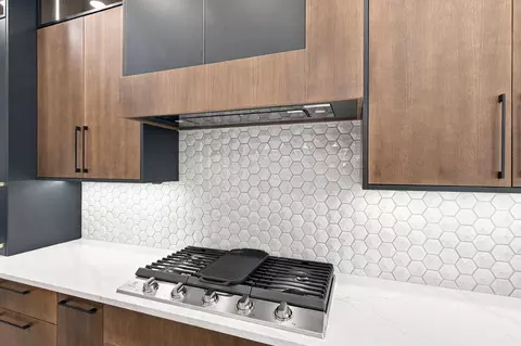 Kitchen - 4010 E Dunrobin Dr, Springfield, MO 65809 photo 5 of 5