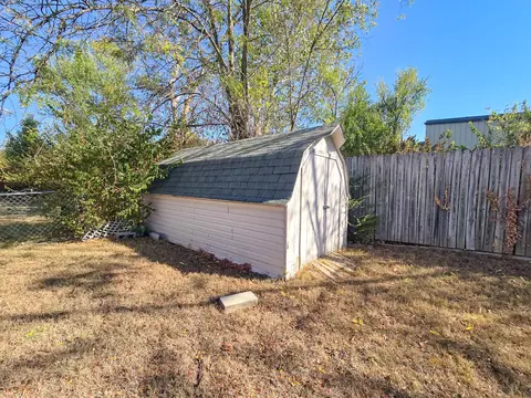 Exterior - 734 Cedar Ave, Cabool, MO 65689 photo 4 of 4