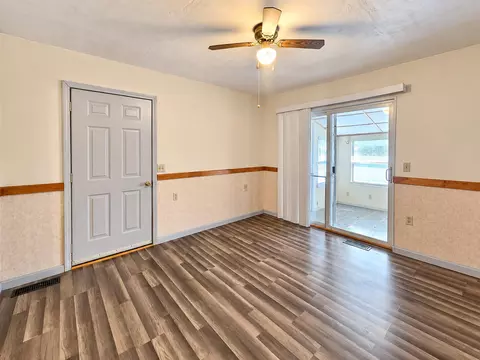 Living - 734 Cedar Ave, Cabool, MO 65689 photo 2 of 2