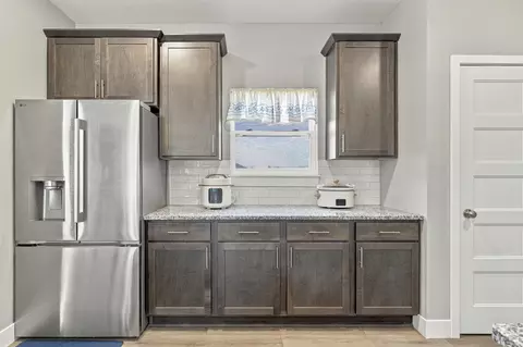Kitchen - 1406 E Command Ct, Nixa, MO 65714 photo 6 of 8