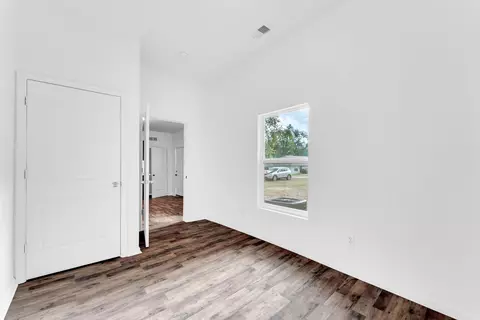 Entry Way - 1438 E Florida St, Springfield, MO 65803 photo 1 of 1
