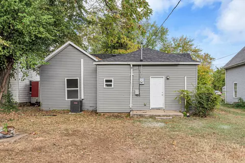 Exterior - 1438 E Florida St, Springfield, MO 65803 photo 5 of 6