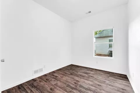 Bedroom - 1438 E Florida St, Springfield, MO 65803 photo 2 of 3