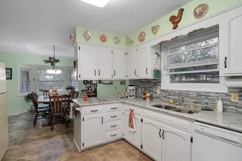 Kitchen - 159 Rogers Dr, Sparta, MO 65753 photo 3 of 5