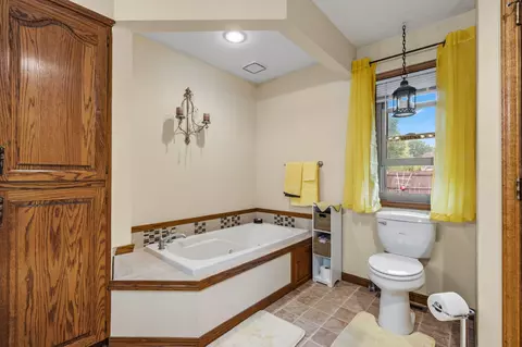 Bath - 1102 Highland Dr, Aurora, MO 65605 photo 2 of 4