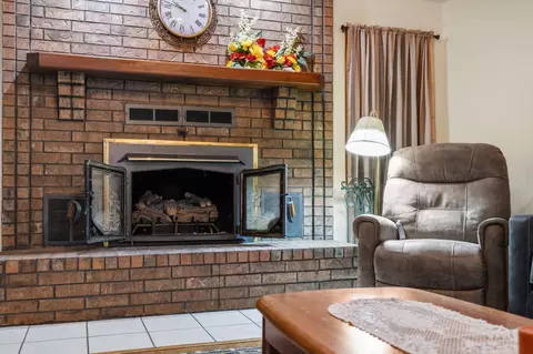 Living - 1102 Highland Dr, Aurora, MO 65605 photo 2 of 2