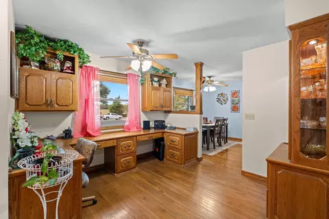 Entry Way - 1102 Highland Dr, Aurora, MO 65605 photo 1 of 2