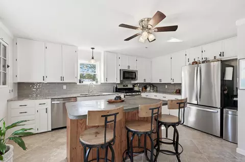 Kitchen - 2256 E 15th St, Carthage, MO 64836 photo 2 of 5