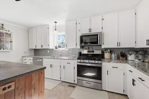 Kitchen - 2256 E 15th St, Carthage, MO 64836 photo 5 of 5