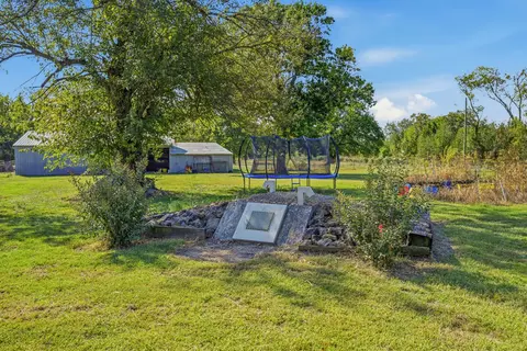 Exterior - 2256 E 15th St, Carthage, MO 64836 photo 9 of 12