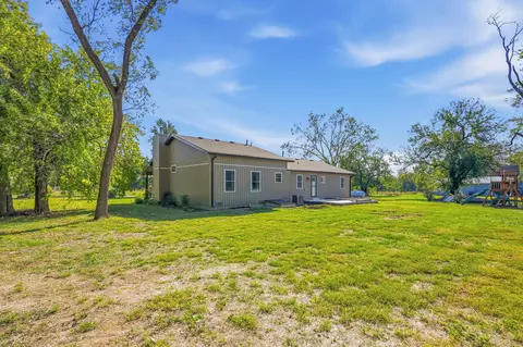 Exterior - 2256 E 15th St, Carthage, MO 64836 photo 7 of 12