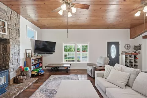 Living - 2256 E 15th St, Carthage, MO 64836 photo 1 of 7