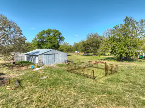 Exterior - 2256 E 15th St, Carthage, MO 64836 photo 11 of 12