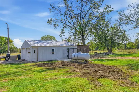Exterior - 2256 E 15th St, Carthage, MO 64836 photo 10 of 12