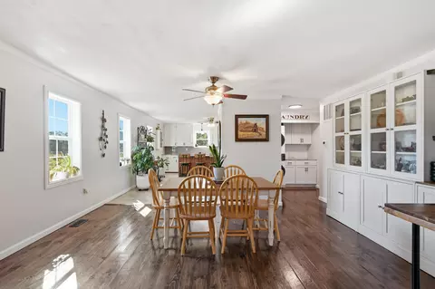 Dining - 2256 E 15th St, Carthage, MO 64836 photo 3 of 4