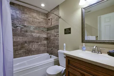 Bath - 200 Golfview Dr #C7, Branson, MO 65616 photo 3 of 3