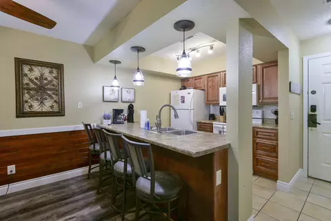 Kitchen - 200 Golfview Dr #C7, Branson, MO 65616 photo 4 of 5