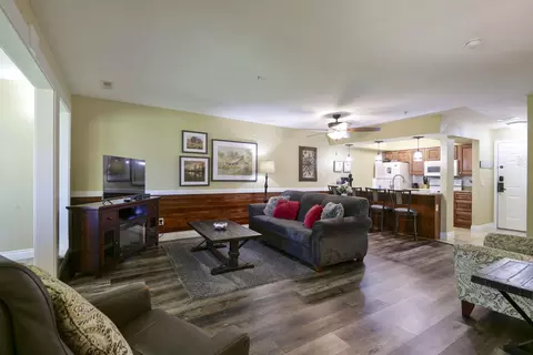 Living - 200 Golfview Dr #C7, Branson, MO 65616 photo 3 of 4