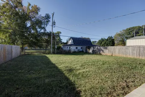 Exterior - 2946 W Olive St, Springfield, MO 65802 photo 5 of 10