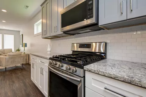 Kitchen - 2946 W Olive St, Springfield, MO 65802 photo 2 of 4