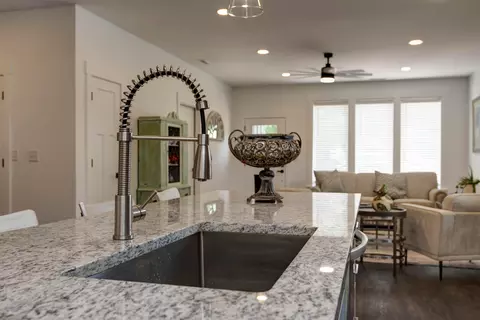 Kitchen - 2946 W Olive St, Springfield, MO 65802 photo 3 of 4