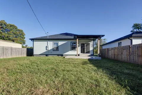 Exterior - 2946 W Olive St, Springfield, MO 65802 photo 6 of 10