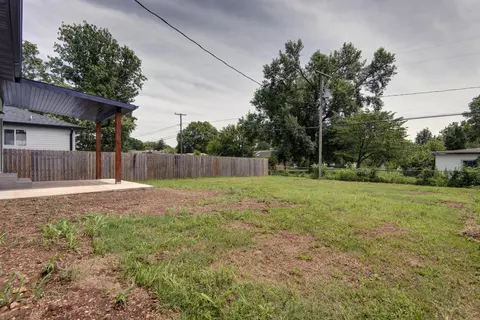 Exterior - 2946 W Olive St, Springfield, MO 65802 photo 8 of 10