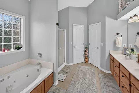 Bath - 5611 N 10th Ave, Ozark, MO 65721 photo 2 of 5