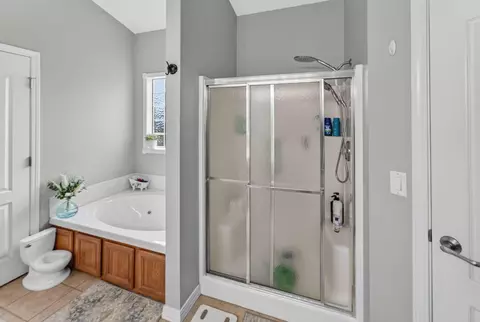 Bath - 5611 N 10th Ave, Ozark, MO 65721 photo 3 of 5