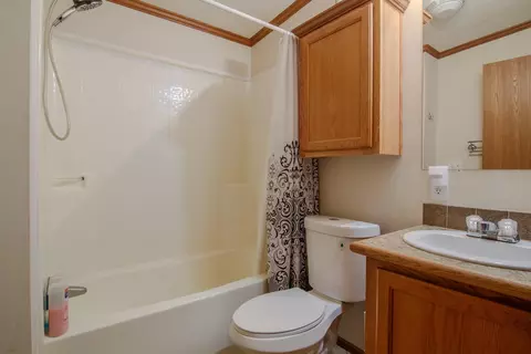 Bath - 3389 S 198th Rd, Goodson, MO 65663 photo 3 of 3