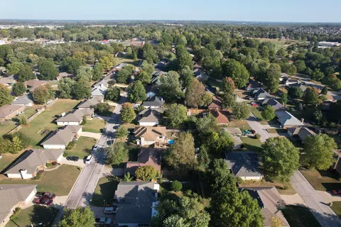 View/Area - 410 Spruce Ave, Nixa, MO 65714 photo 3 of 10