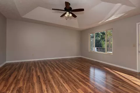 Living - 410 Spruce Ave, Nixa, MO 65714 photo 7 of 7