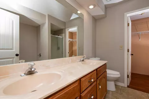 Bath - 410 Spruce Ave, Nixa, MO 65714 photo 1 of 2