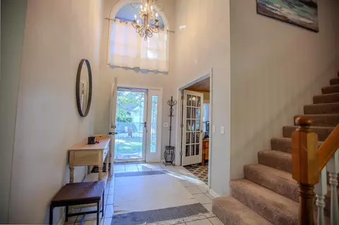 Entry Way - 2546 S Chapel Dr, Springfield, MO 65809 photo 1 of 3